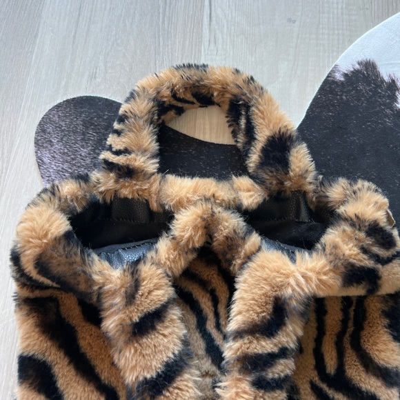 Fuzzy tiger print handbag - Picture 5 of 6